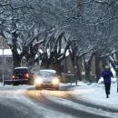 Heavy Snowfall Hits the UK, Disrupting Flights and Daily Life