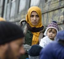 Britain received 323,000 migrants