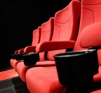 Idea 'texting in cinema' criticized