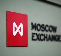 Russian stock market flirts with record stand