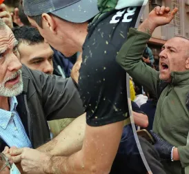 Angry Crowd Confronts King Felipe in Paiporta