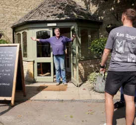 Controversy in British Pub Owned by Jeremy Clarkson Over New Rule