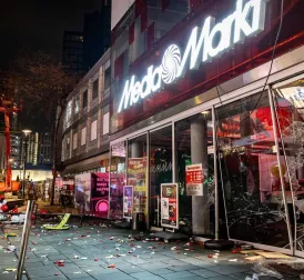 Disruption at Binnenwegplein in Rotterdam due to Mediamarkt action