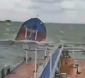 Storm on Black Sea Causes Major Damage and Oil Leak on Russian Tankers: One Crew Member Dead