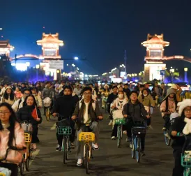 Strict Measures for Bike Tours of 200,000 Chinese Students Blocking Highway to Buy Soup Dumplings