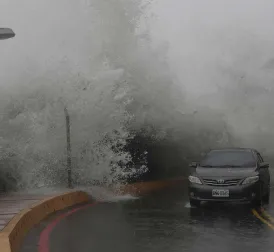 Typhoon Krathon Approaching Heavily Populated Part of Taiwan