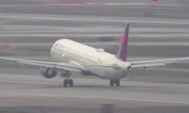 Close Call Avoided at Los Angeles Airport: Narrowly Escaped Disaster