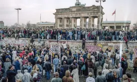 'De Muur' still exists: 35 years after the fall of 'die Mauer', it lives on in the minds of East Germans