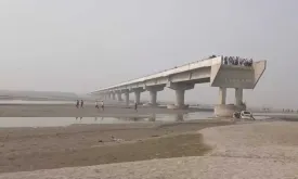 Three dead after GPS steers car onto unfinished bridge in India