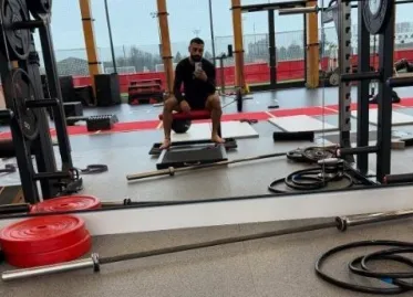 Mohamed Salah Trains Alone in Gym as Liverpool Travel to Milan
