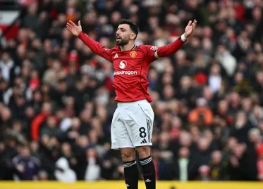 Should Manchester United Extend Bruno Fernandes' Contract Amid MVP Performance?