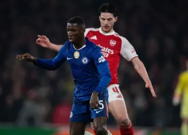 Weekend Soccer Predictions: Arsenal Faces Chelsea, Bayern vs. Dortmund Title Showdown