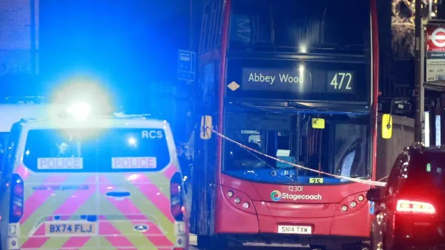 14-Year-Old Boy Fatally Stabbed in London Double-Decker Bus, Suspect(s) on the Run