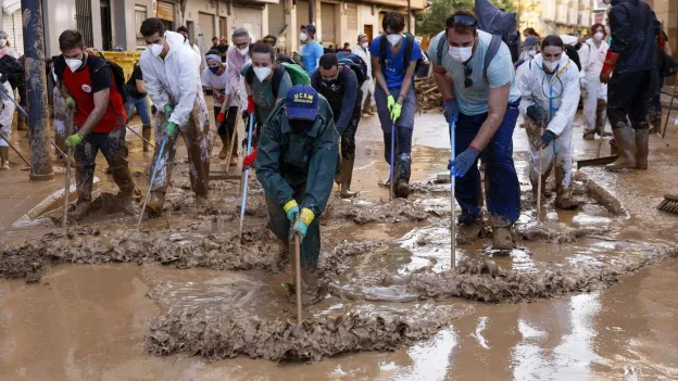 32 still missing in Valencia after flooding disaster