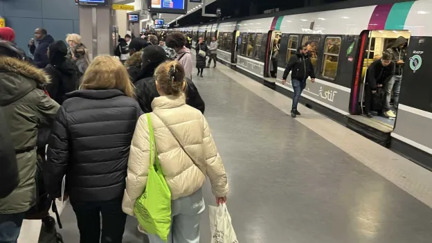 Bloody Revenge in Train near Paris: Violence Erupts Between Rivaling Youths