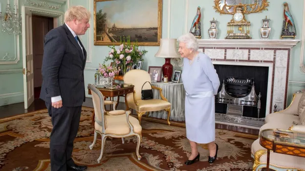 Boris Johnson Ignores Queen's Advice, Sours in Resentment