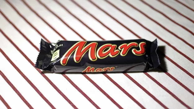 Briton receives compensation for faulty Mars bar