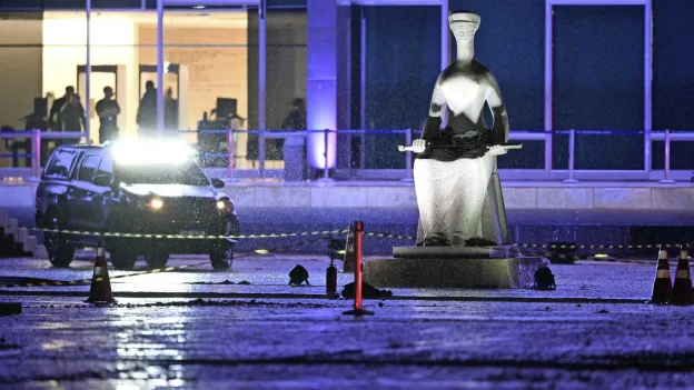 Explosion at Supreme Court in Brazil, Suicide Bomber Dies