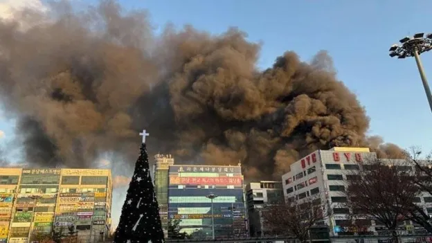 Fire Breaks Out in 8-Story Building in South Korea: Sky Covered in Smoke