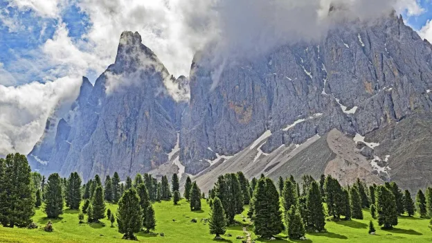 Four Climbers and Hikers Die in Italian Alps over the Weekend