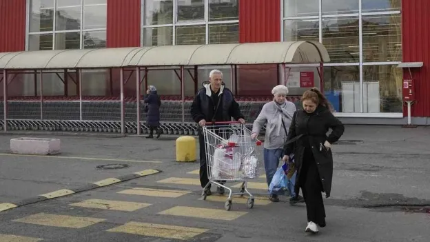 Four seriously injured in stabbing incident at supermarket in St. Petersburg, suspect arrested