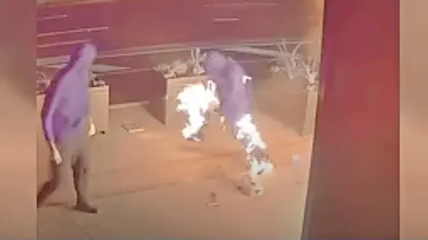 Man Accidentally Sets Himself on Fire While Attempting to Arson a Fast Food Restaurant in Melbourne