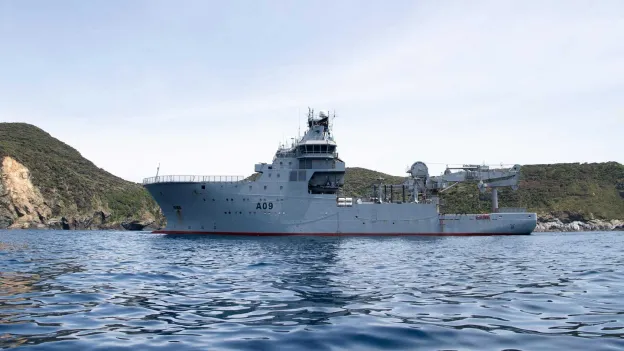 New Zealand Navy Ship Runs Aground on Reef and Sinks