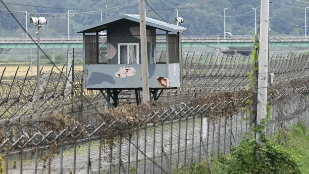 North Korea Destroys Part of Roads to South Korea