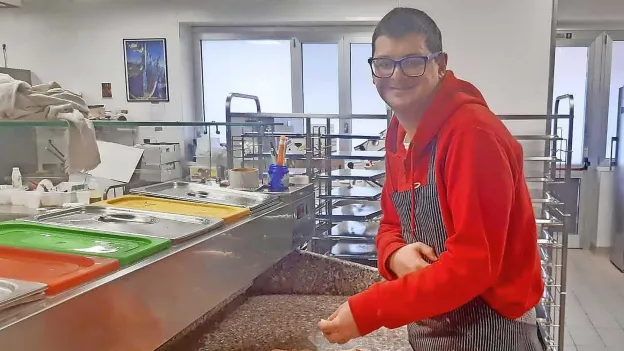 Pizzeria PizzAut Employs Autistic Workers with Love and Success