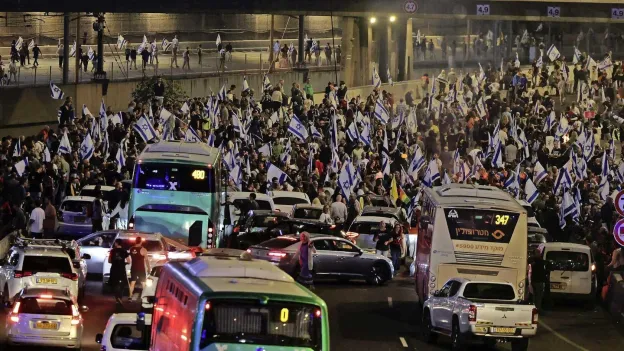 Protests in Tel Aviv After Netanyahu Dismisses Defense Minister Gallant