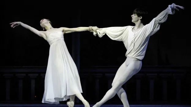 Russian Ballet Star Falls from Balcony after Criticizing Ukraine War