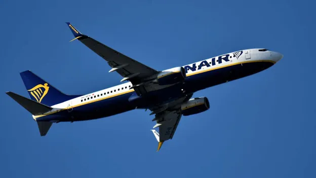 Ryanair sues passenger for flight disturbance, demands 15,000 euros in damages