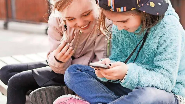 Scandinavian Countries Intensify Efforts Against Youth Smartphone Usage