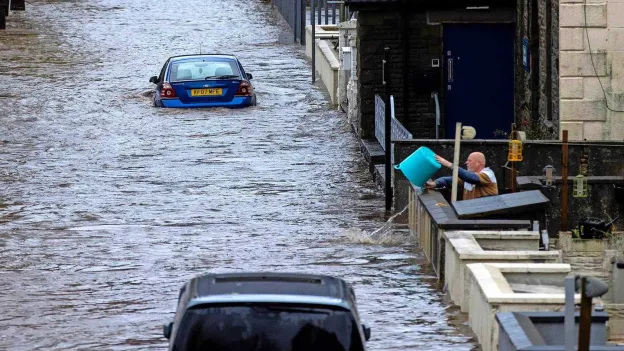 Severe Flooding in Wales Caused by Storm 'Bert', Storm Moves on to England