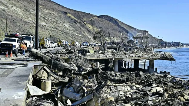 Strong Winds Threaten to Further Fuel LA Fire: 'Risk of Explosive Fire Growth'