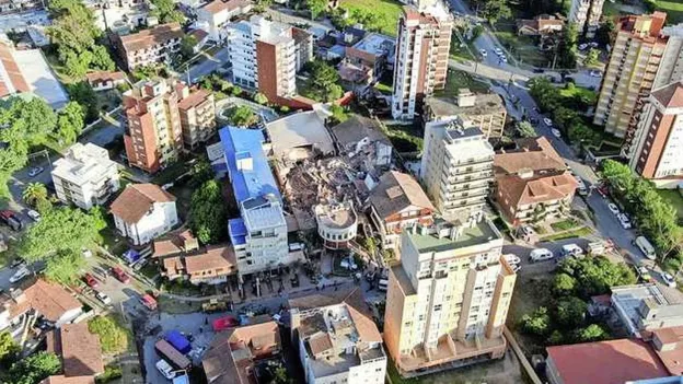 Ten-story hotel collapses in Argentina, several people trapped under the rubble