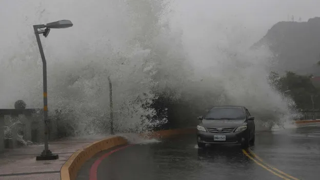 Typhoon Krathon Approaching Heavily Populated Part of Taiwan