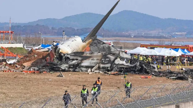 Witnesses heard explosions before plane crash in South Korea